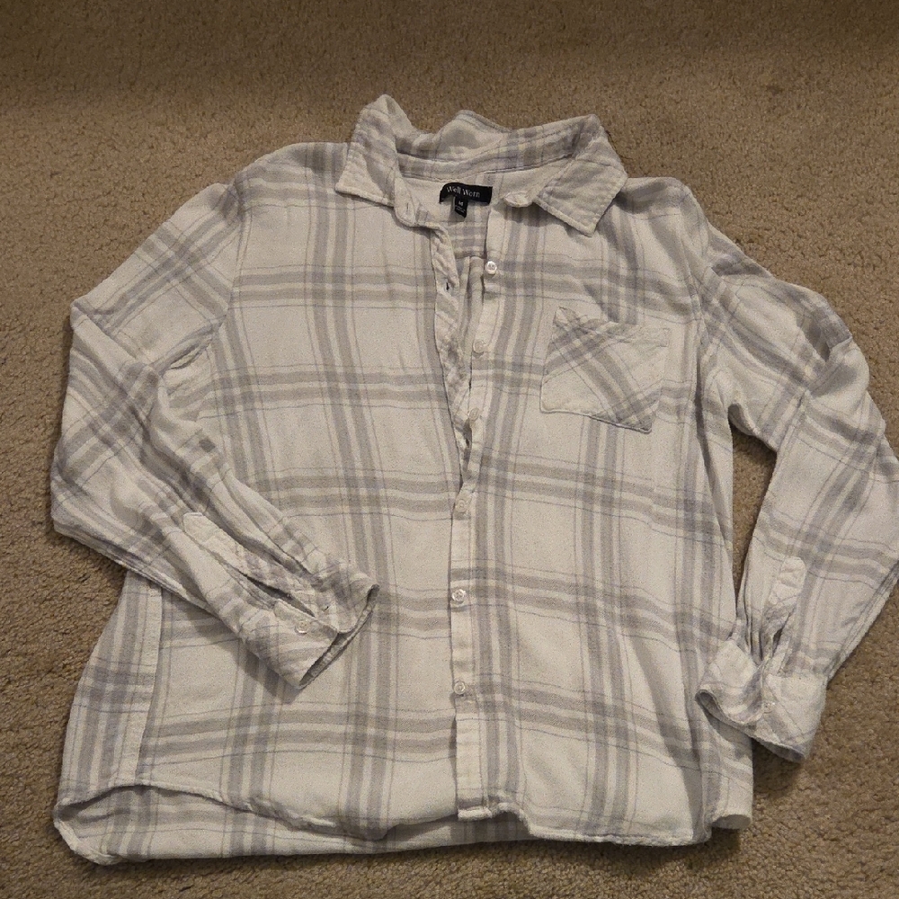 Well Worn Men's White and Gray Plaid Button Down Shirt